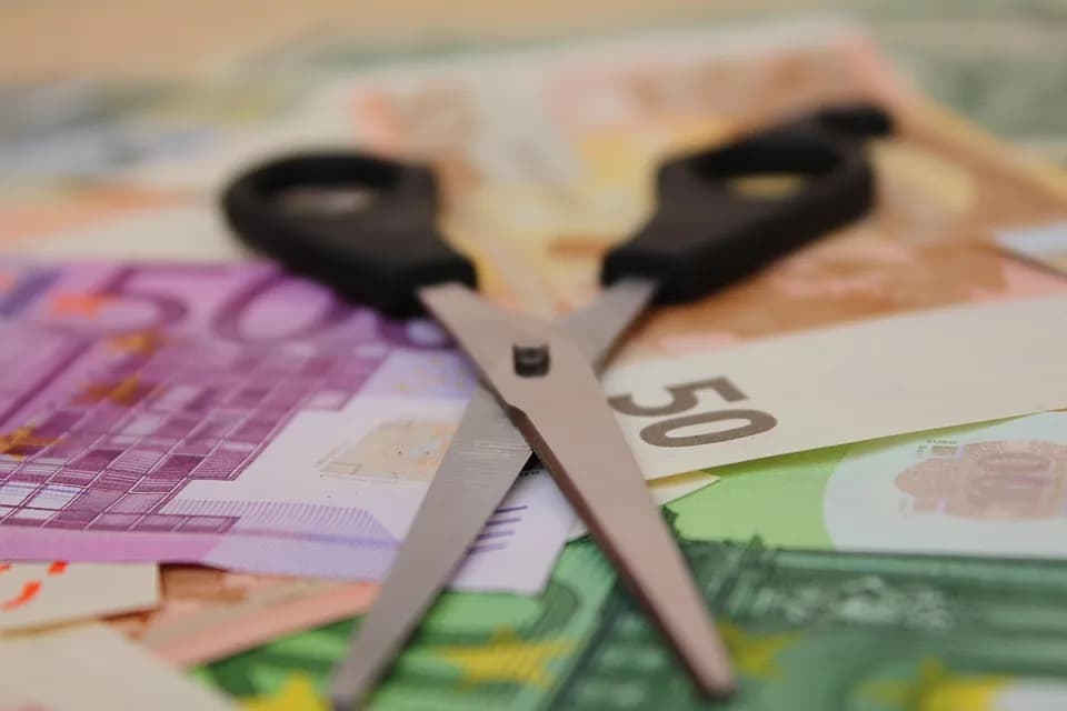 Gastos invisíveis: como encontrar pequenas despesas que consomem sua renda